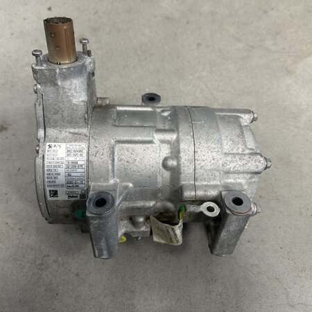 Air conditioning pump with article number 9840203080 Peugeot 3008 II hybrid