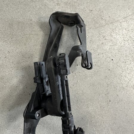 Xenon hoogteregelaar   9824543080   Peugeot 208 II   onder subframe