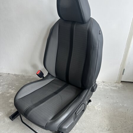 Front seat Left with article number 9822113280 Peugeot 208 II