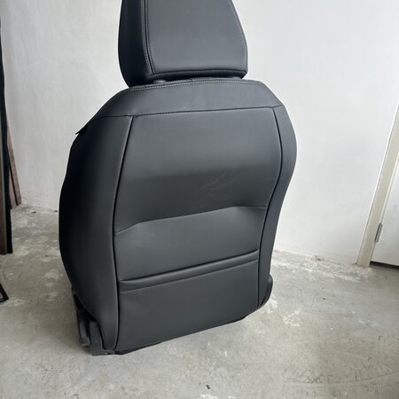 Front seat Left with article number 9822113280 Peugeot 208 II