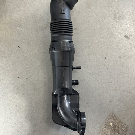Intercooler Pipe with article number 9833016780 Peugeot 208 II