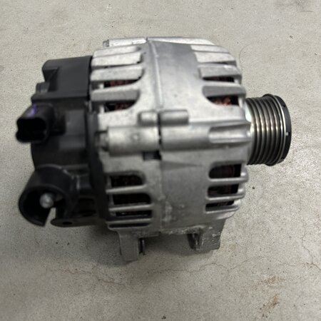 Dynamo met artikelnummer 9835689480 Peugeot 2008 II   (1675460180)