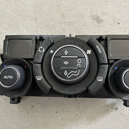 Heater Control Panel with article number 96850724XT00 Peugeot 308CC