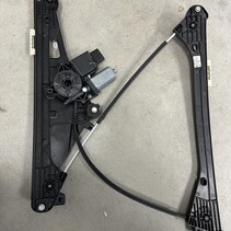 Window mechanism 4-door left front with article number 9840196980 Peugeot 3008 II