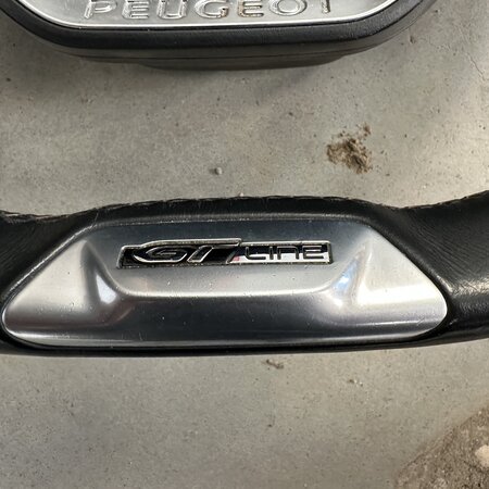 Lenkrad mit der Artikelnummer 98546457ZD Peugeot 208 II