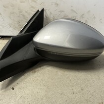 Außenspiegel links 98271329XT Peugeot 2008 II P24E Farbe KCA