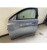 Portieren 4Deurs links-voor met artikelnummer 9823202780 Peugeot 208 II kleurcode KCA