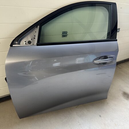 Doors 4-door left front with article number 9823202780 Peugeot 208 II color code KCA