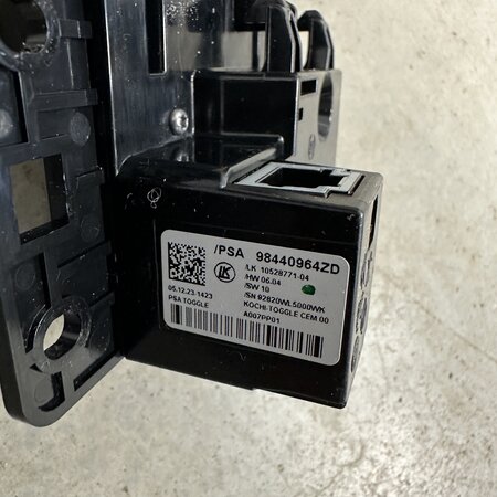 Gearshift lever automatic with article number 98440964ZD Peugeot 208 II
