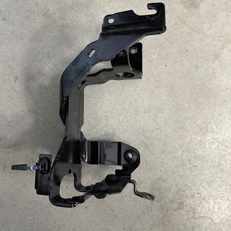 Abs pump holder 9851154180 Peugeot 208 II