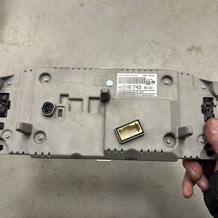 Odometer KM with part number 9851674380 Peugeot 208 II