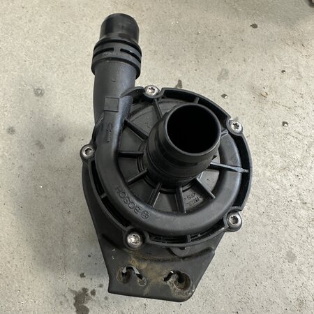 Additional water pump Peugeot 208 e-208 50 kWh 9827567880