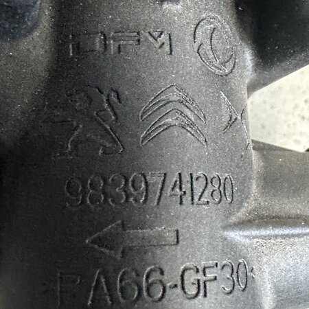 Additional water pump with article number 9839333280 Peugeot 208 E