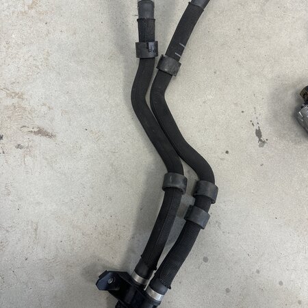 Radiator hose with article number 9826618080 Peugeot 2008 E