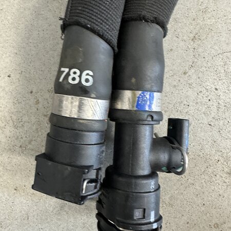 Coolant line Battery pump 9829834180 Peugeot 2008 E