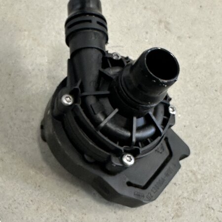 Wasserpumpe mit Artikelnummer 9833874480 Peugeot 208 E