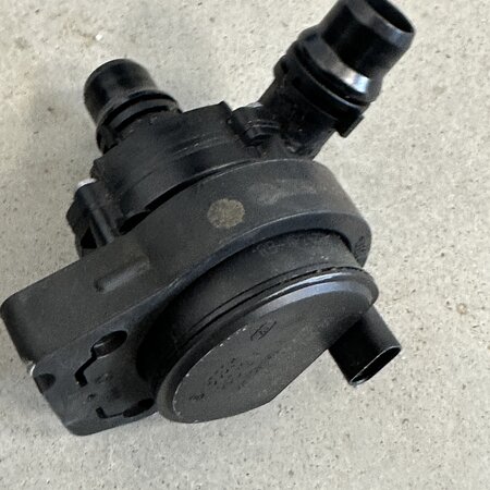 Wasserpumpe mit Artikelnummer 9833874480 Peugeot 208 E