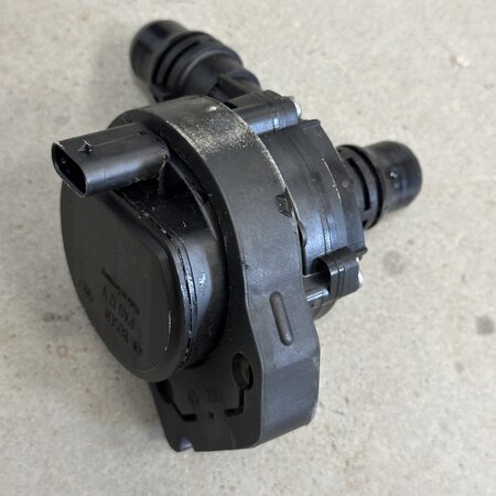 Wasserpumpe mit Artikelnummer 9833874480 Peugeot 208 E