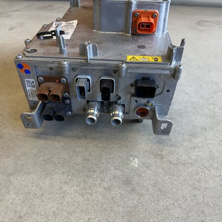 Accu Lader Boven Elektro Motor/ 9846368280/  1681980180 Peugeot 2008 E