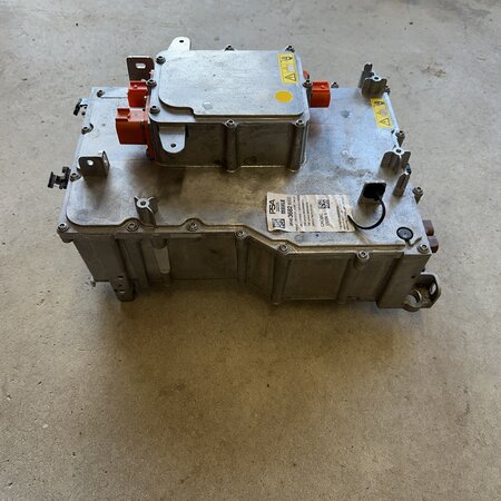 Accu Lader Boven Elektro Motor/ 9846368280/  1681980180 Peugeot 2008 E