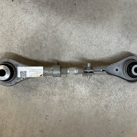 Reactiestang rechts-achter met artikelnummer 9820345380 Peugeot 3008 II hybride 4x4