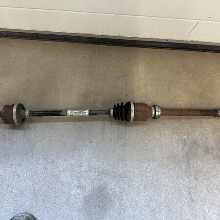 Drive shaft rear right with article number 9840129280 Peugeot 3008 II hybrid 4x4