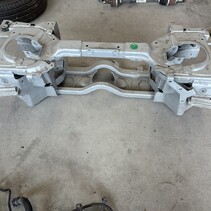 Subframe met artikelnummer 9838913580 Peugeot 3008 II hybride  4x4