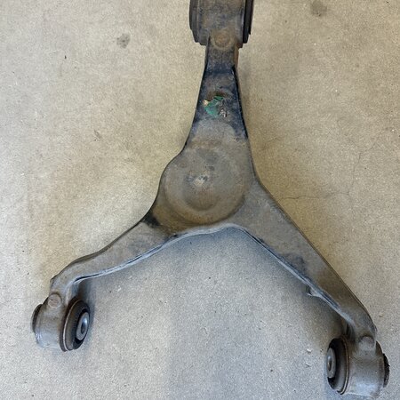 Left rear control arm with article number 9821062780 Peugeot 3008 II hybrid 4x4