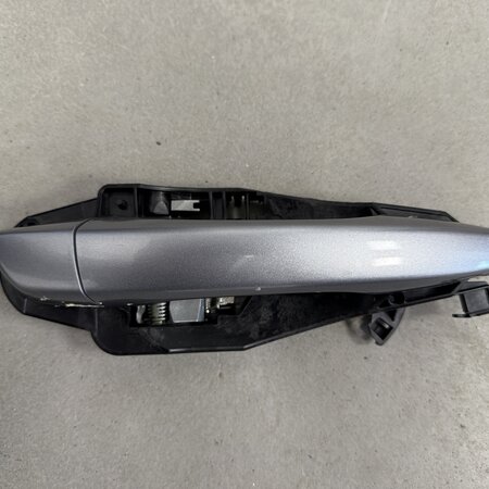 Türgriff 4-türig rechts-hinten mit Artikelnummer 9802977180 Peugeot 208 II Farbcode KCA