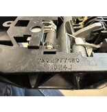 Door handle 4-door right-Rear with article number 9802977180 Peugeot 208 II color code KCA