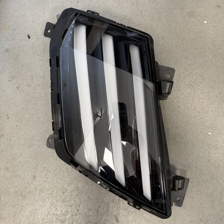 Dagrijverlichting rechts met artikelnummer 9851053980 Peugeot 208 II