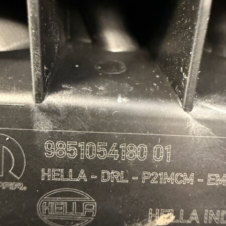 Daytime running light Left front with article number 9851054180 Peugeot 208 II