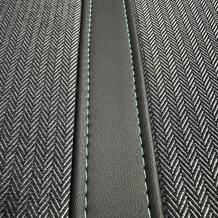 Stoelrij 3  - Peugeot 5008II  kan tot 7 personen vervoeren.