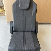 Stoelrij 3  - Peugeot 5008II  kan tot 7 personen vervoeren.