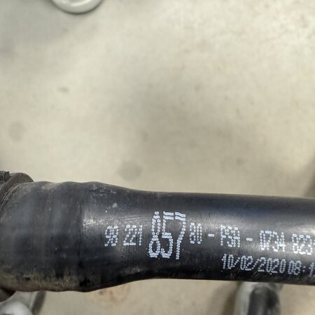 Cooling hose Peugeot 3008II Hybrid 9822185780