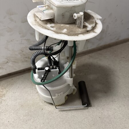 Elektrische Kraftstoffpumpe Peugeot 3008II Hybrid 225 9823896880-1674218180