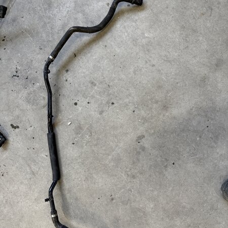 Water hose Peugeot 3008 II Hybrid/ Rear/9822184780