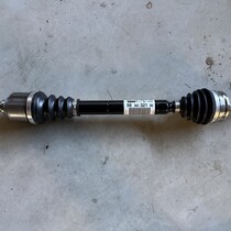 Aandrijfas links-voor met artikelnummer 9836232180 Peugeot 208 II E