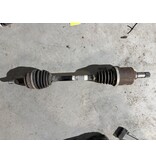 Antriebswelle vorne links mit der Teilenummer 9808075780 für Peugeot 3008 II
