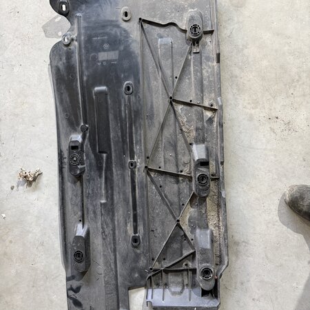 Beschermplaat bodem met artikelnummer 9832617680 Peugeot 3008II