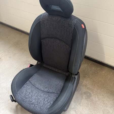 linker voor stoel peugeot 206 type  quicksilver