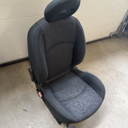 linker voor stoel peugeot 206 type  quicksilver