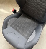 Left front seat Peugeot 208