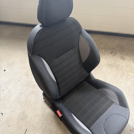 Linker Vordersitz Peugeot 208