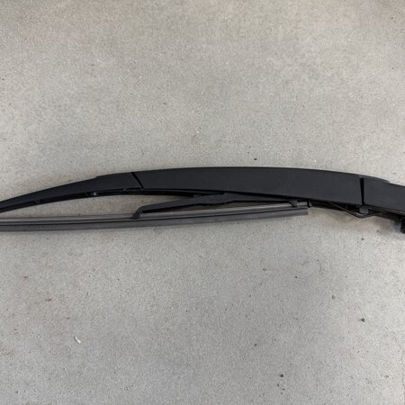 Rear wiper arm with part number 6429HE Peugeot 208 II
