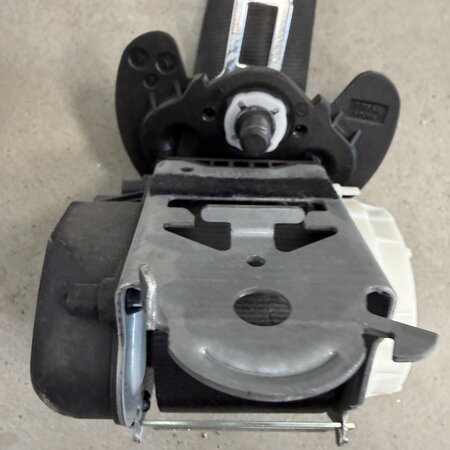 Seat belts left rear with article number 98093486XX Peugeot 5008II