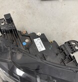 Headlight right front with part number 9849114880 Peugeot 308 III