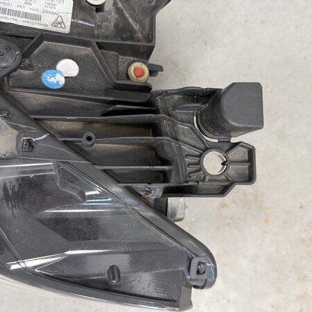 Koplamp Links-voor  met artikelnummer 9849115080 Peugeot 308 III