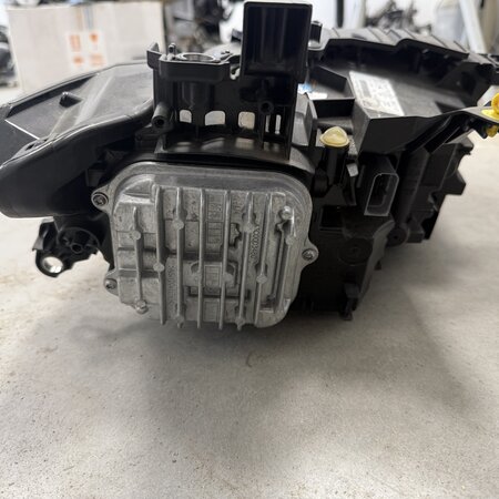 Koplamp Links-voor  met artikelnummer 9849115080 Peugeot 308 III