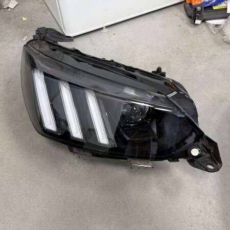 Headlight right-front Full LED 9823193480 Peugeot 2008II